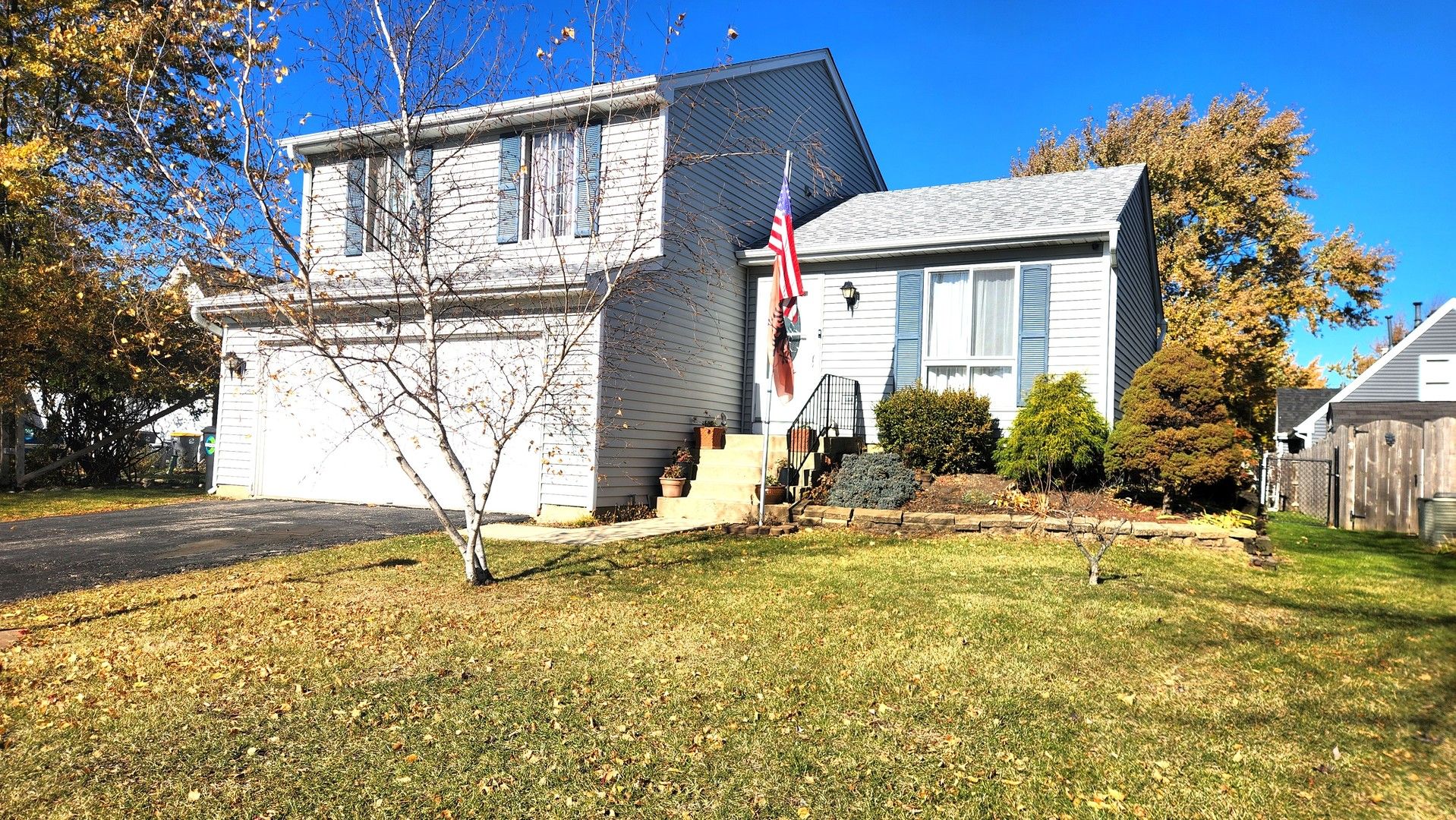 4 Aspen Court — Streamwood, IL 60107