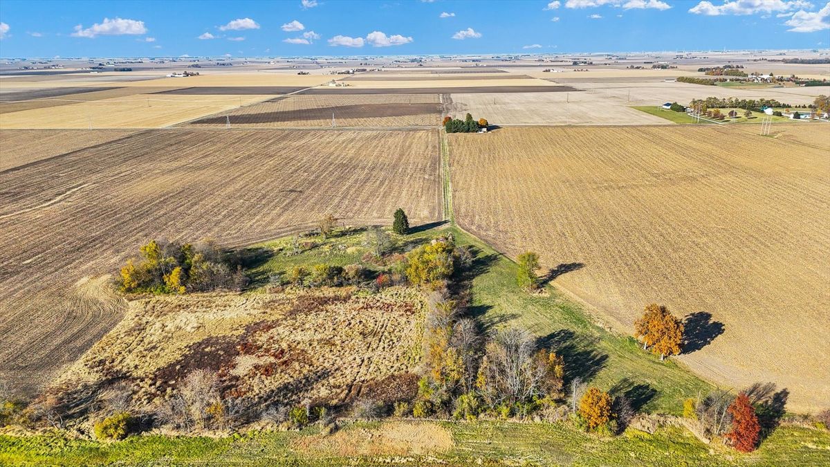 2123 County Road 1700, St. Joseph, IL 61873