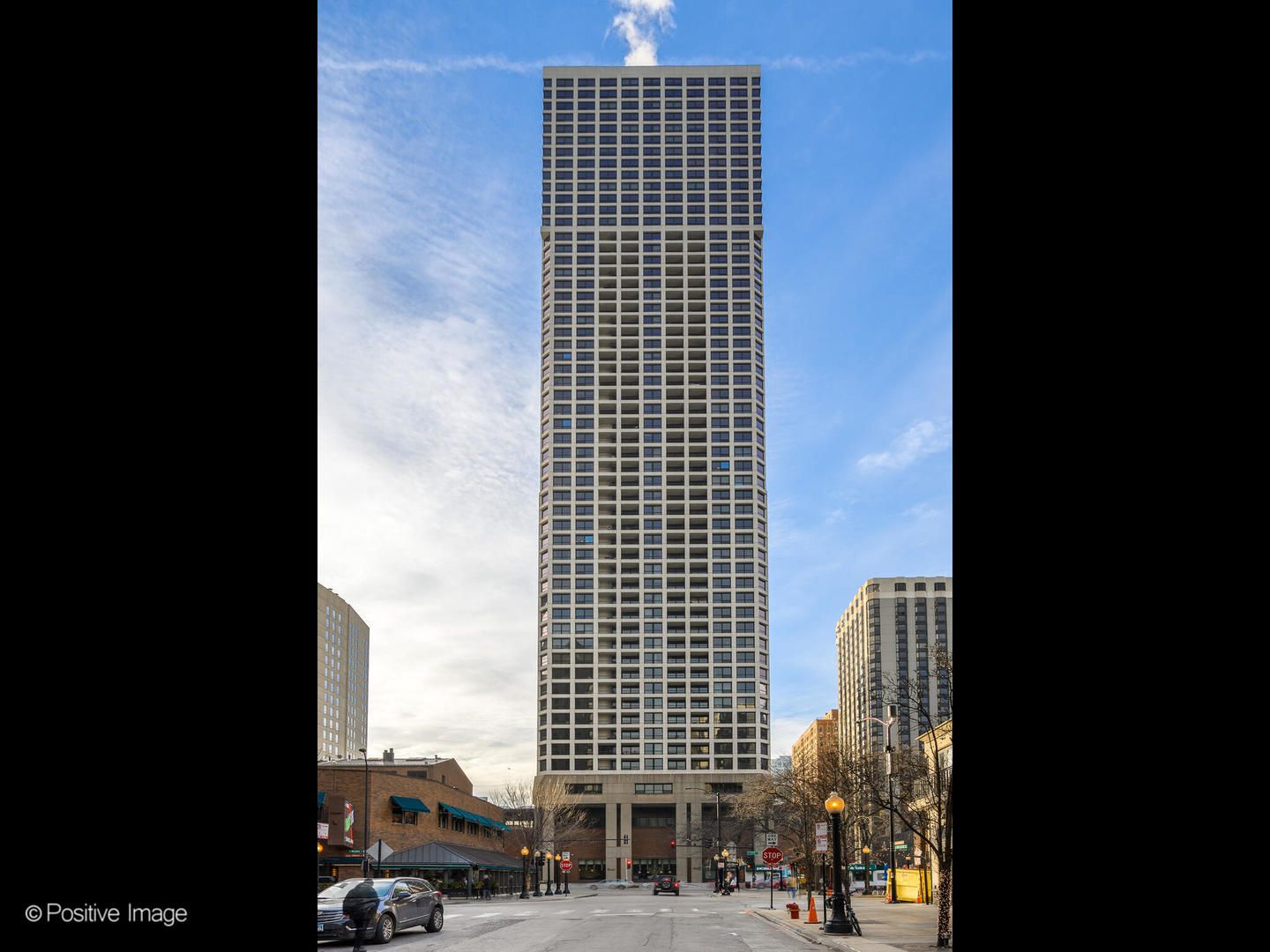 1030 N State Street #21J — Chicago, IL 60610