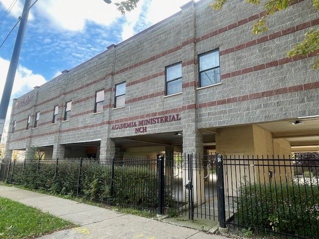 3305 W DIVISION Street — Chicago, IL 60651