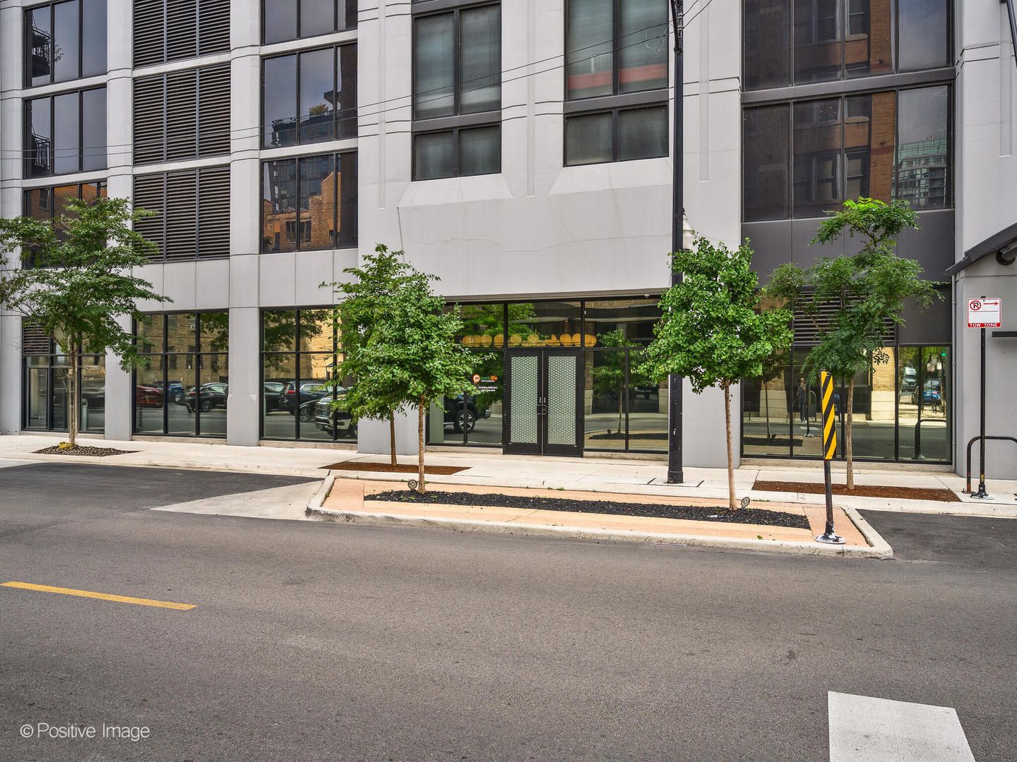 435 W Erie Street — Chicago, IL 60654