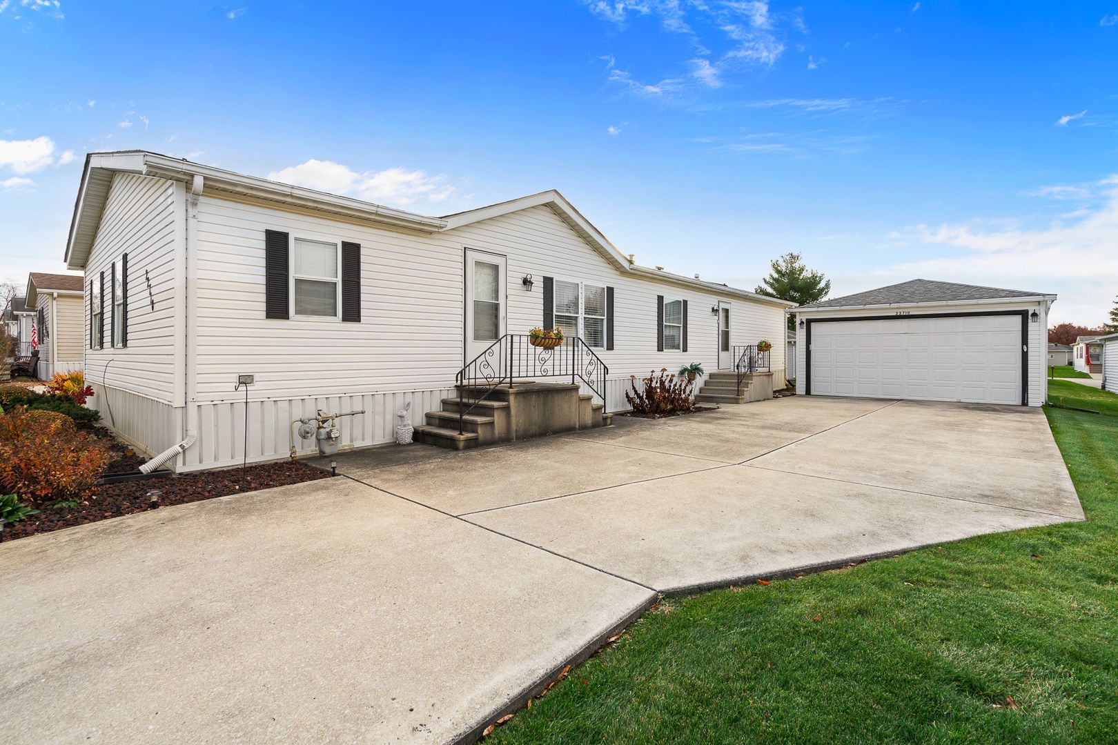 22710 S Ravisloe Lane — Frankfort, IL 60423
