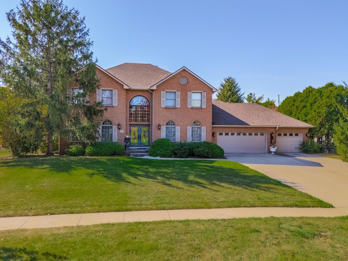 7 Smokey Court, Bloomington, IL 61704