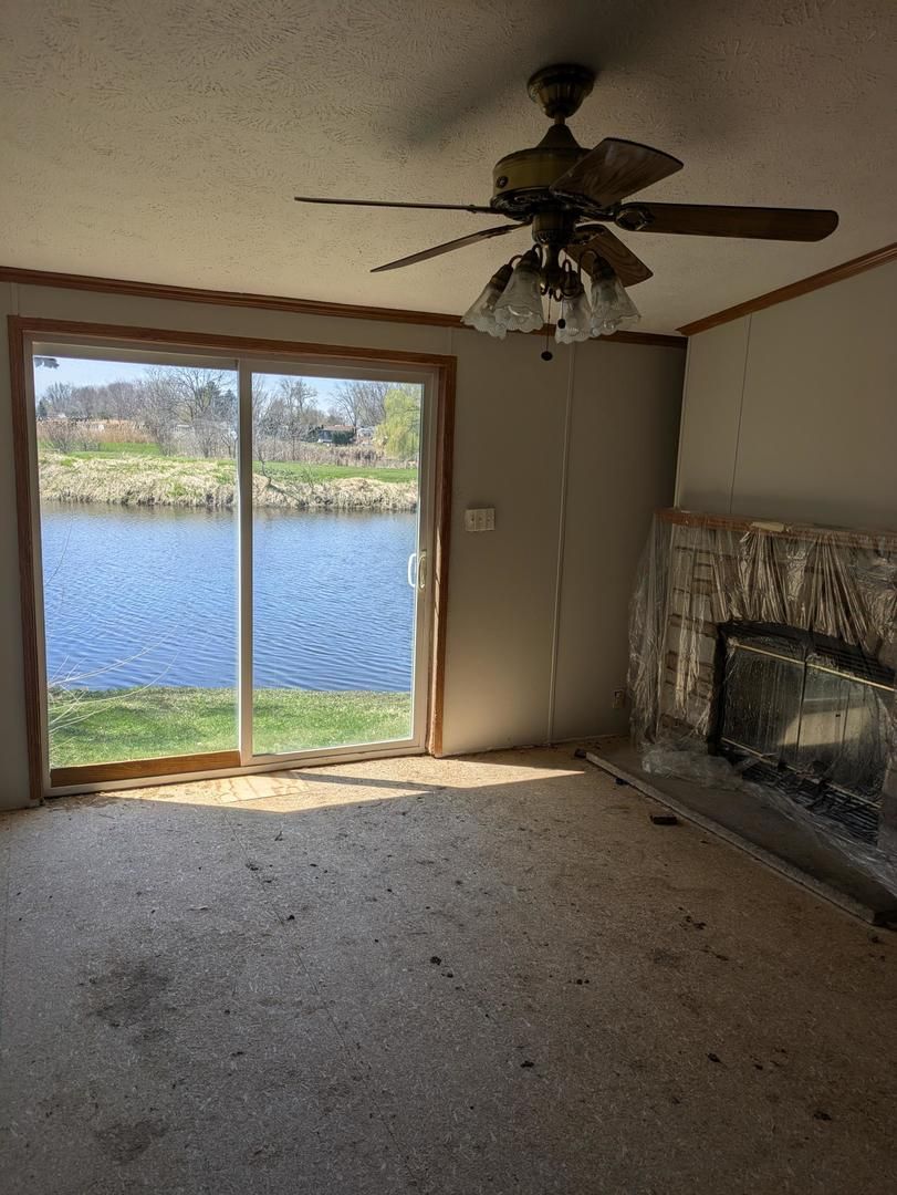 54 Beacon Bay, Lakemoor, IL 60050
