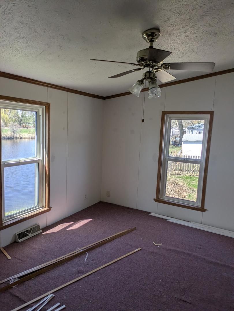54 Beacon Bay, Lakemoor, IL 60050