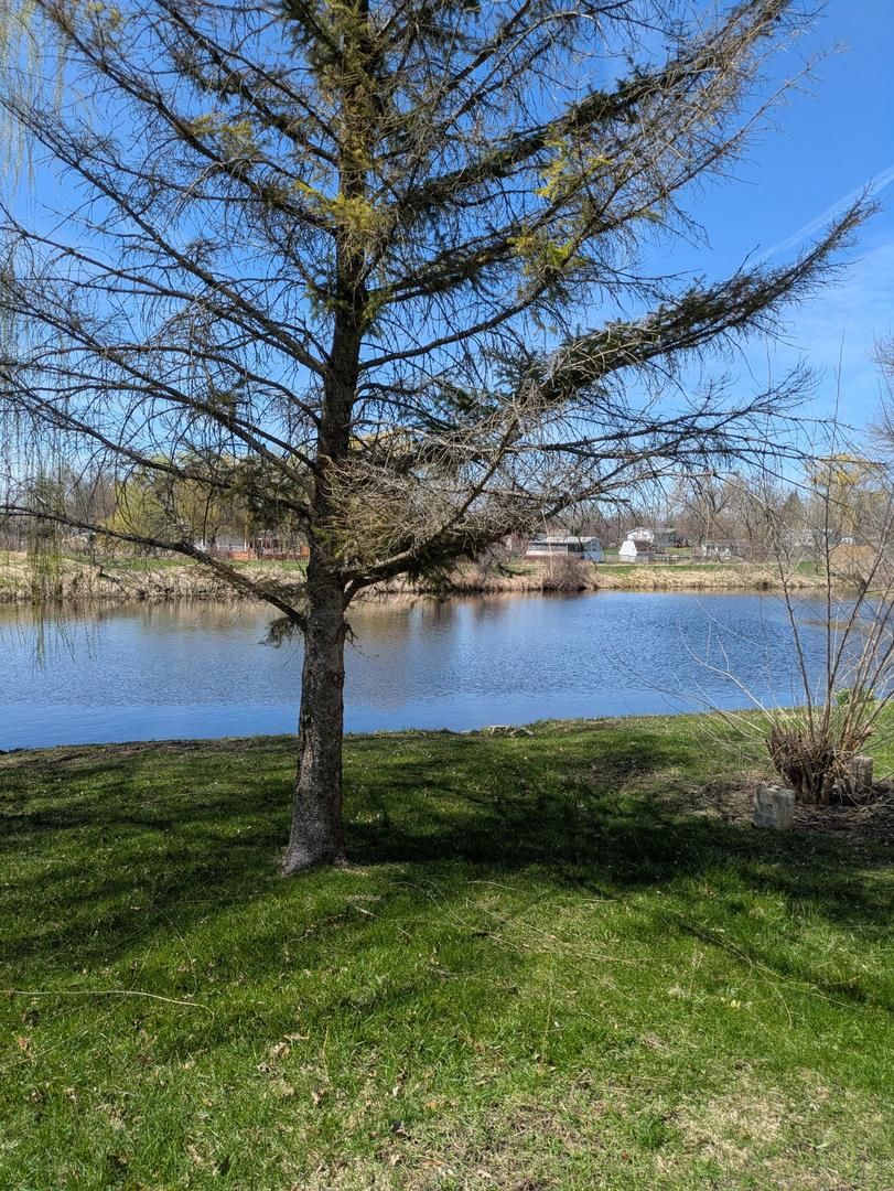 54 Beacon Bay, Lakemoor, IL 60050