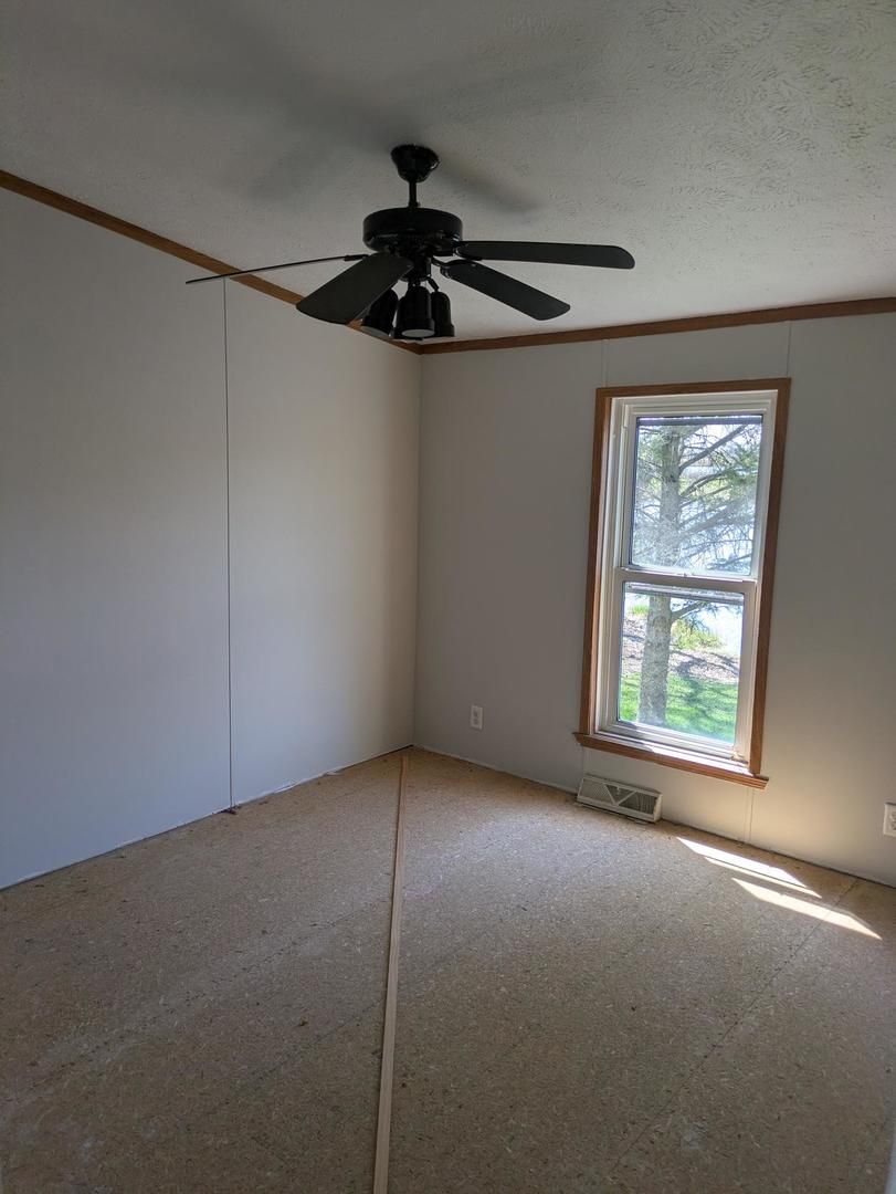 54 Beacon Bay, Lakemoor, IL 60050