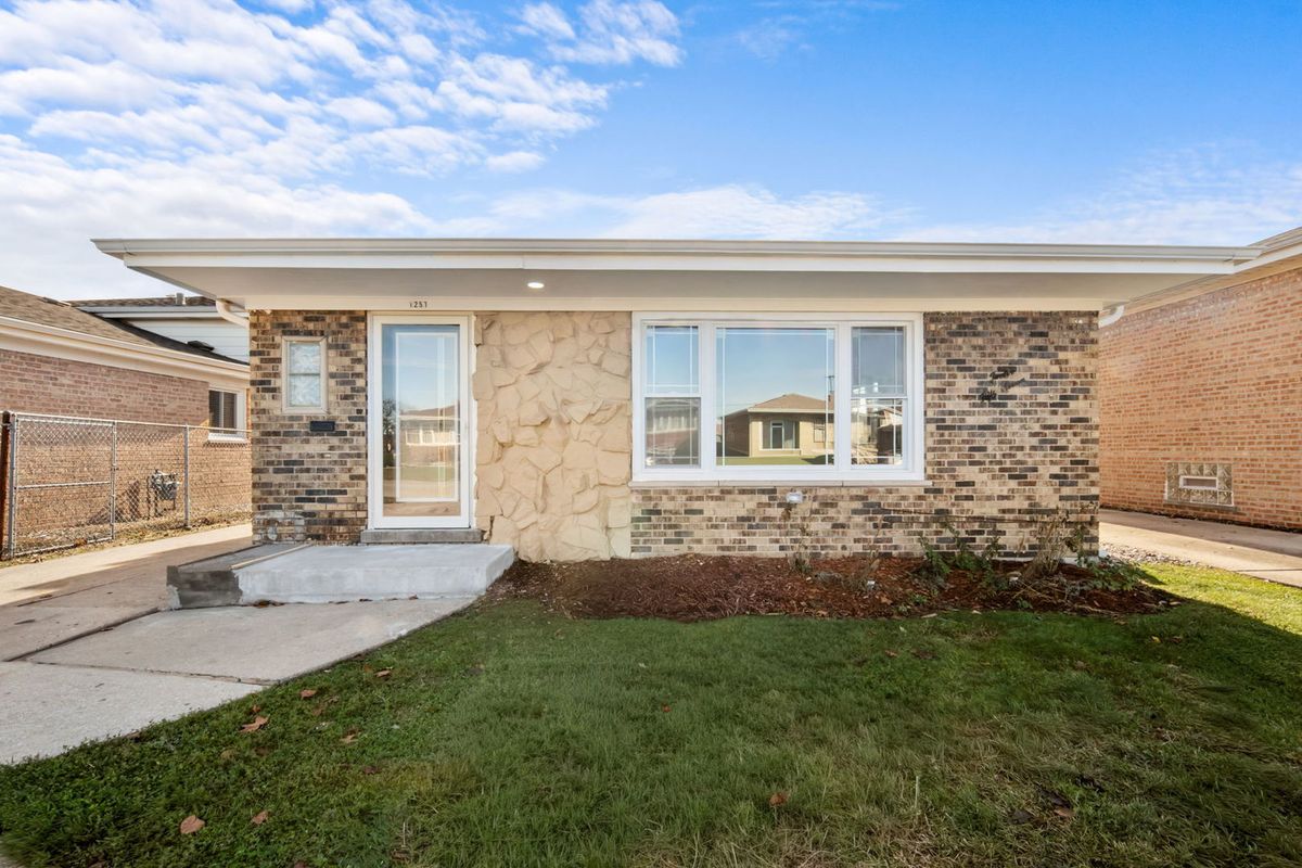 1257 Memorial Drive, Calumet City, IL 60409