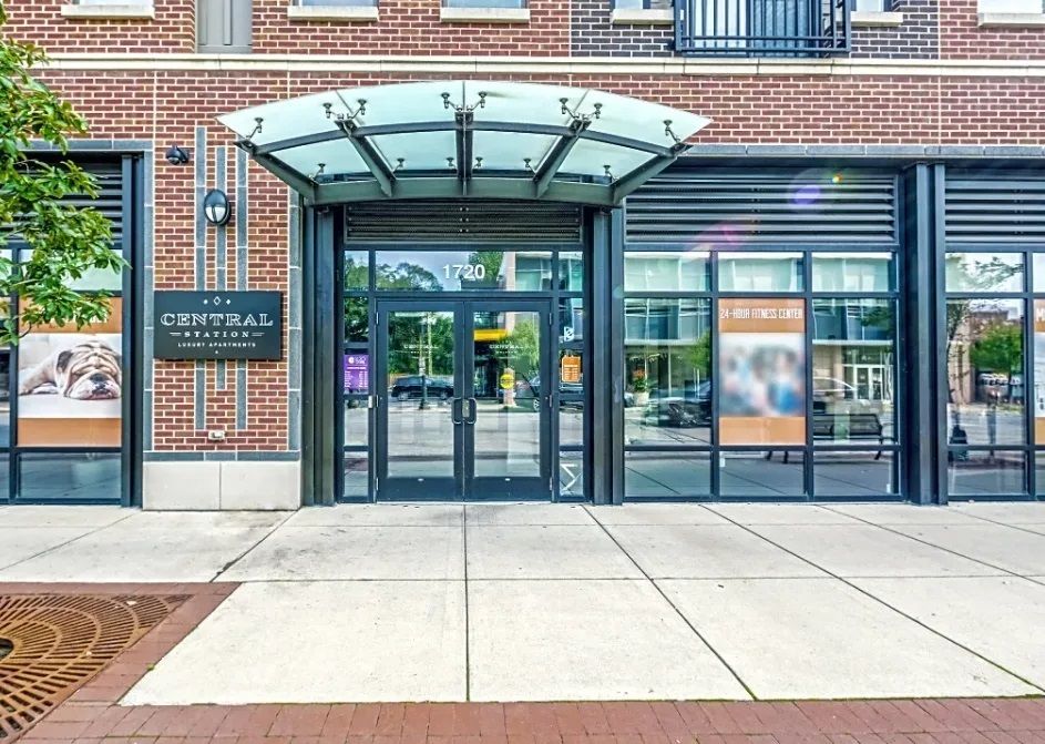 1720 Central Street #223 — Evanston, IL 60201