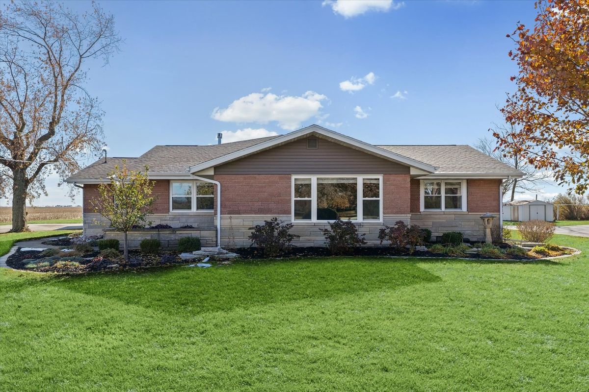 1271 500 North Road, Cissna Park, IL 60924