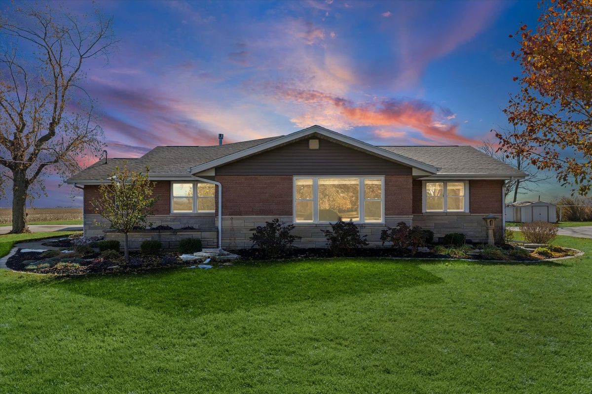 1271 500 North Road, Cissna Park, IL 60924