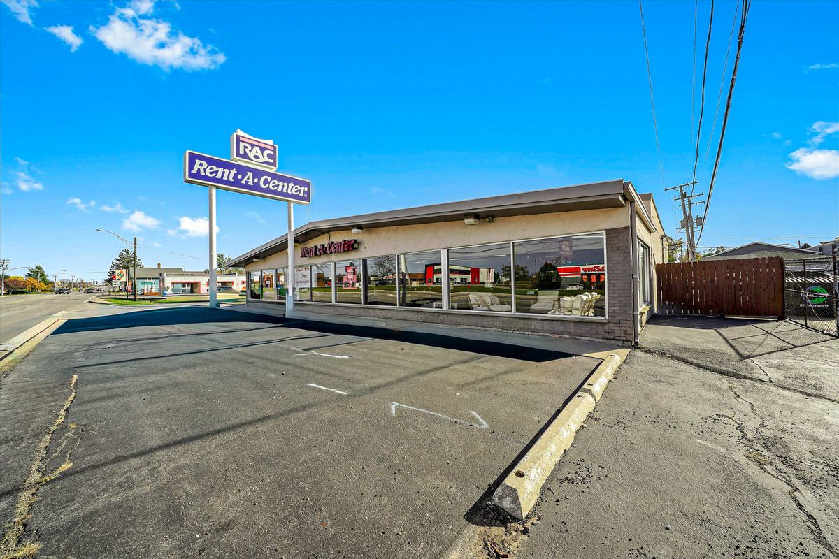 413 Rollins Road, Round Lake Beach, IL 60073