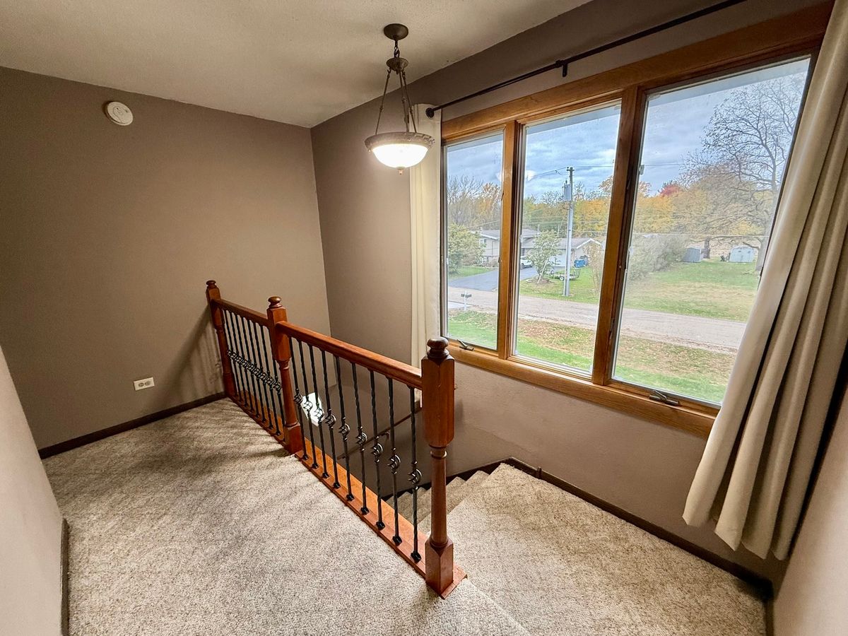 222 N Davis Avenue, Amboy, IL 61310