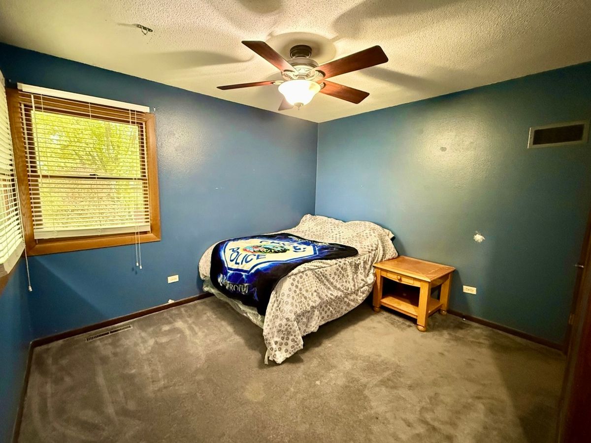 222 N Davis Avenue, Amboy, IL 61310