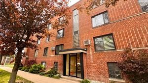 2843 Arthur Avenue — Chicago, IL 60645