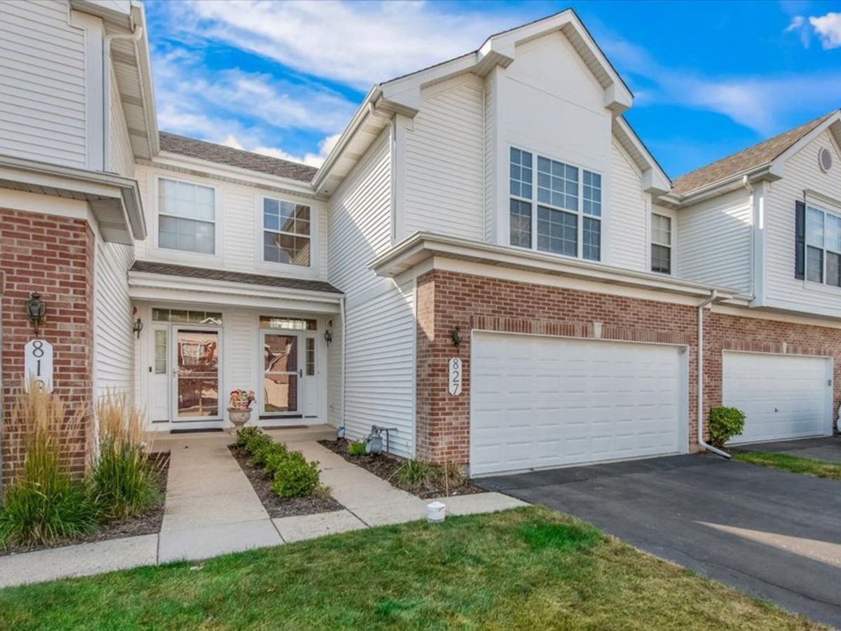 827 Riding Lane, St. Charles, IL 60174