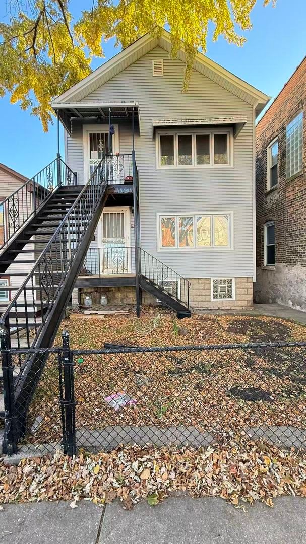 2925 S SHIELDS Avenue — Chicago, IL 60616