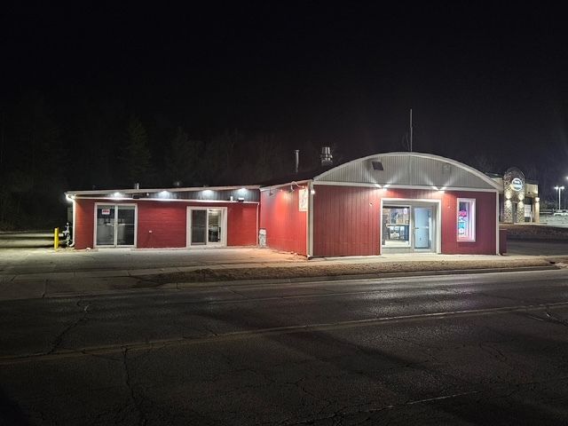 405 N Lake Avenue — Twin Lakes, WI 53181