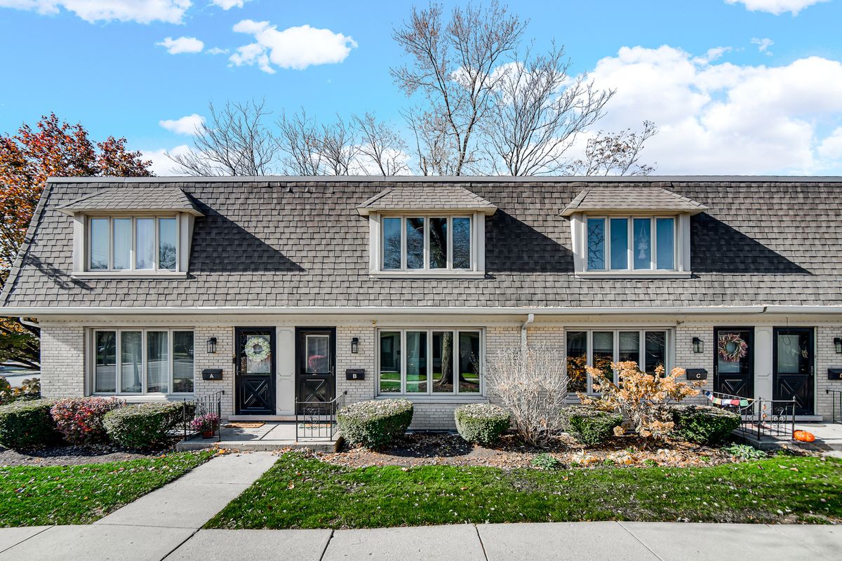 2150 111th Street, Chicago, IL 60643