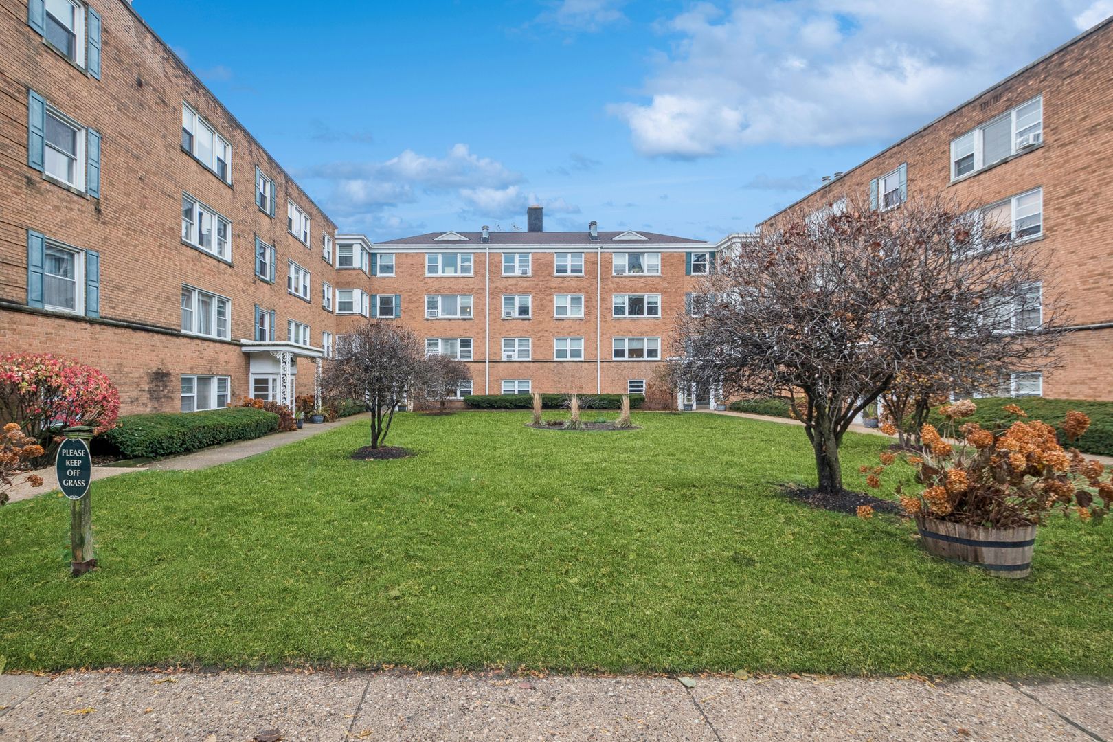 520 Michigan Avenue #1E — Evanston, IL 60202