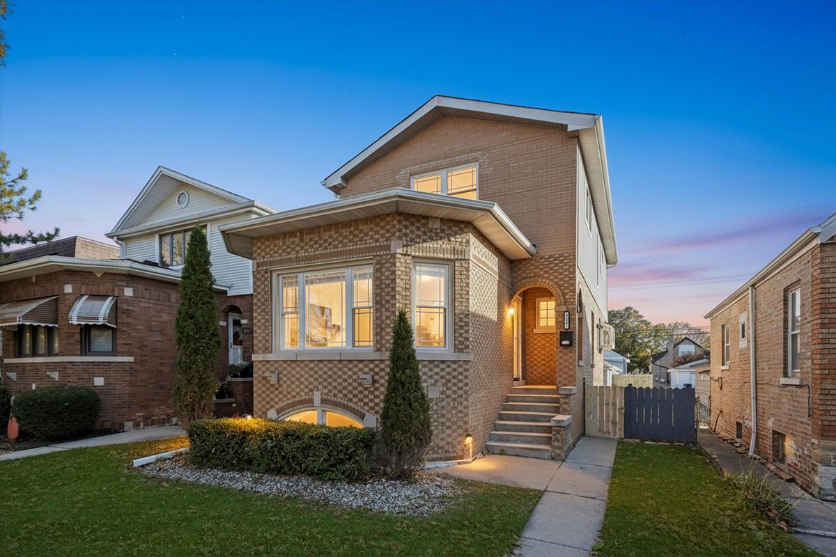 3515 Oriole Avenue, Chicago, IL 60634