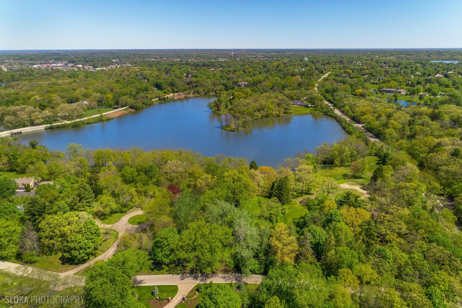 41 Hawthorne Lane — Barrington Hills, IL 60010