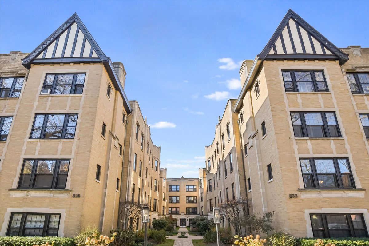 832 MICHIGAN Avenue, Evanston, IL 60202