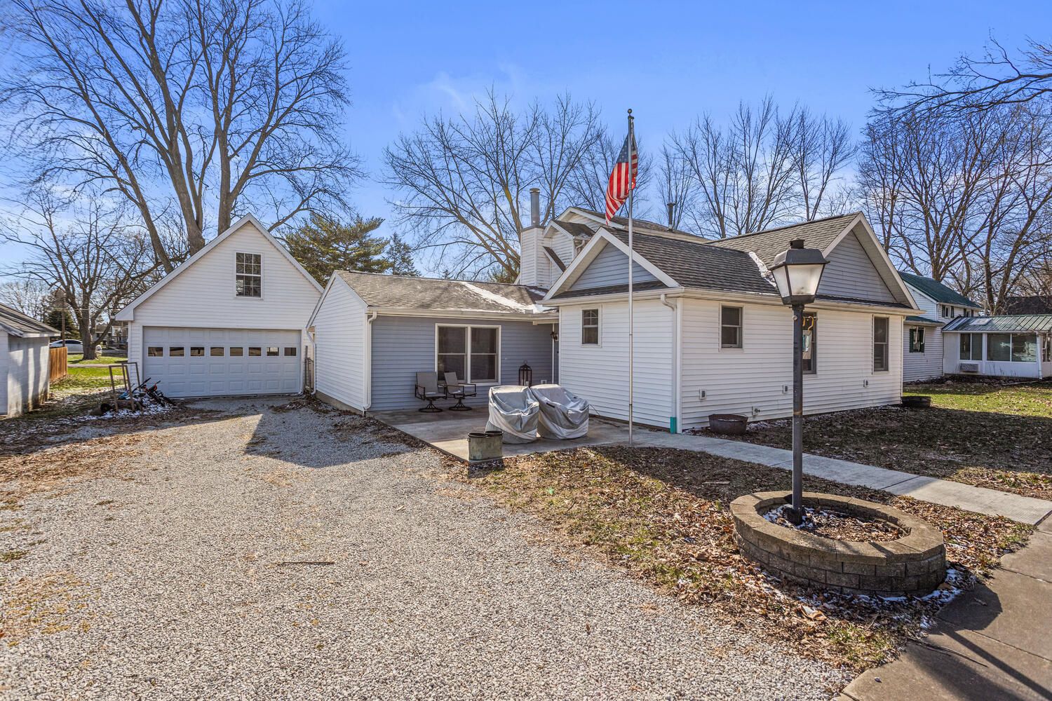16 N locust Street — Pesotum, IL 61863