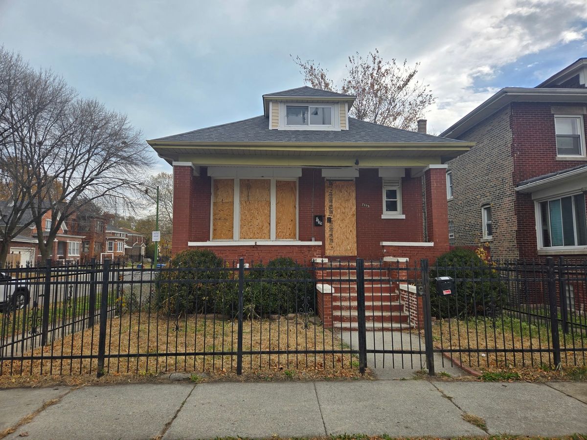 7135 WOODLAWN Avenue, Chicago, IL 60619