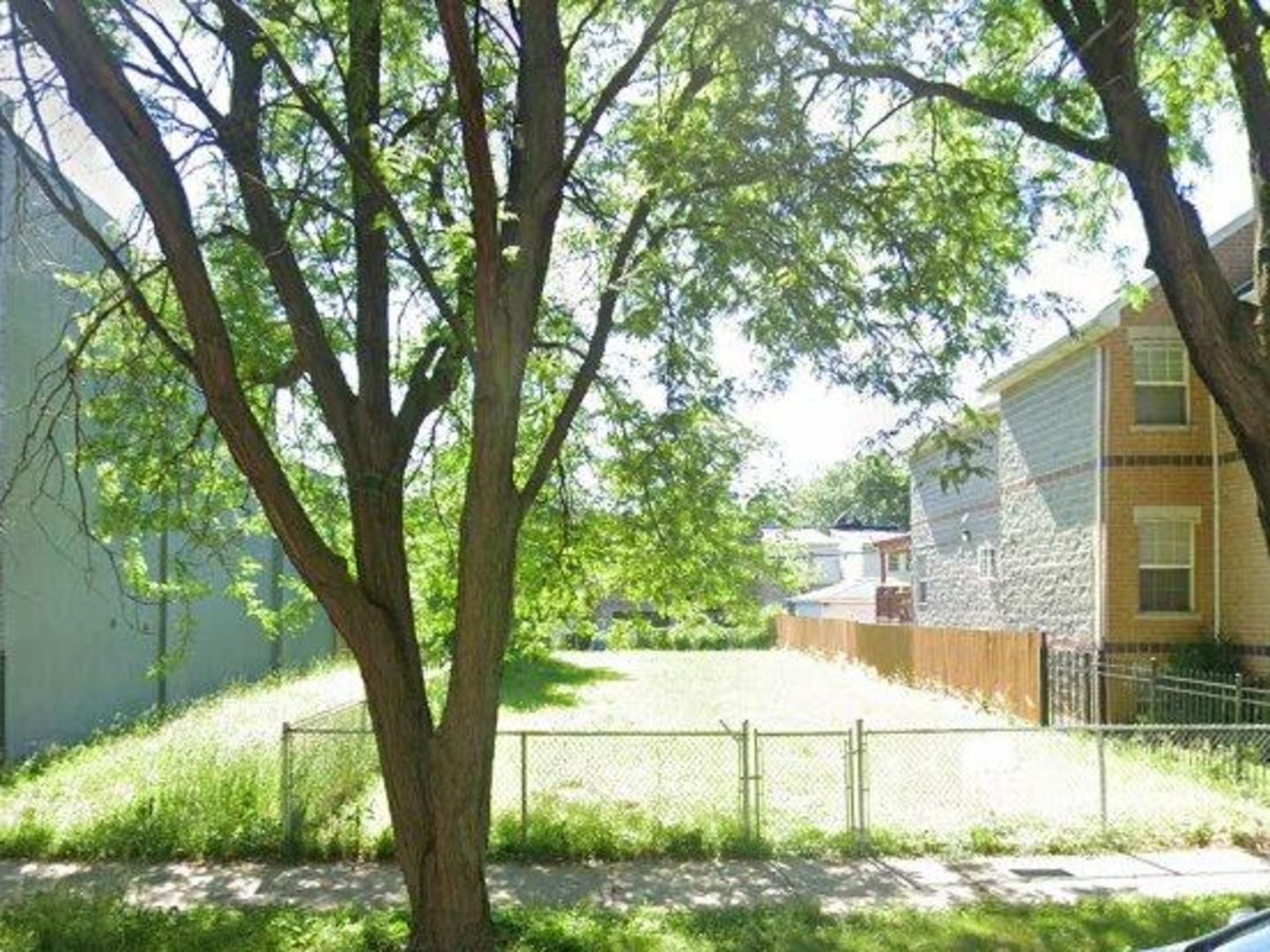 3630 S Giles Avenue — Chicago, IL 60653