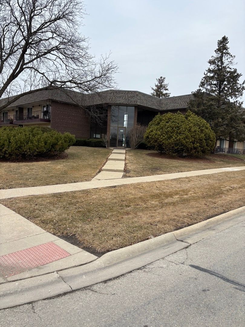 3N550 Crown Rd. Road #14 — Elmhurst, IL 60126