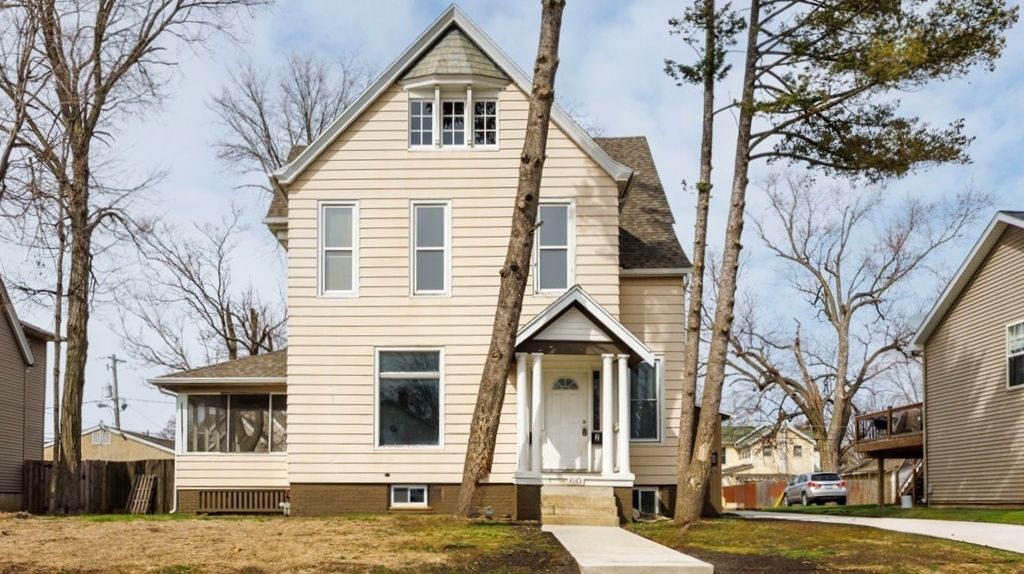 610 Mulberry Street, Bloomington, IL 61701