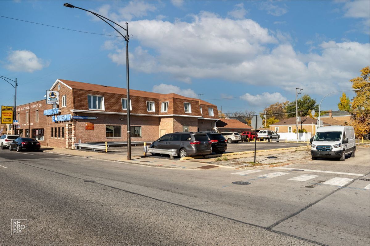 5960 Archer Avenue, Chicago, IL 60638