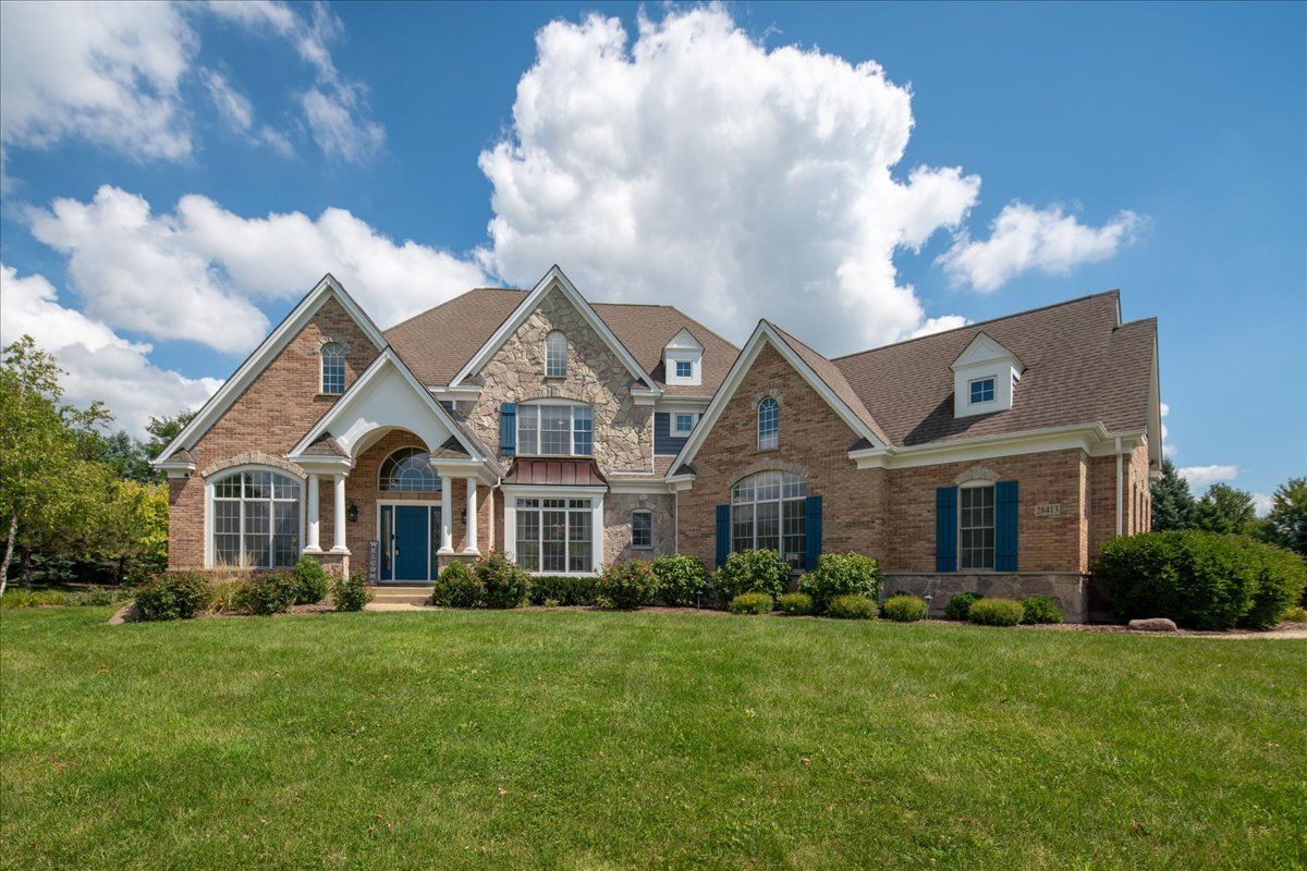 28413 Harvest Glen Circle, Cary, IL 60013