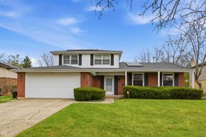 2427 Happy Hollow Road — Glenview, IL 60026