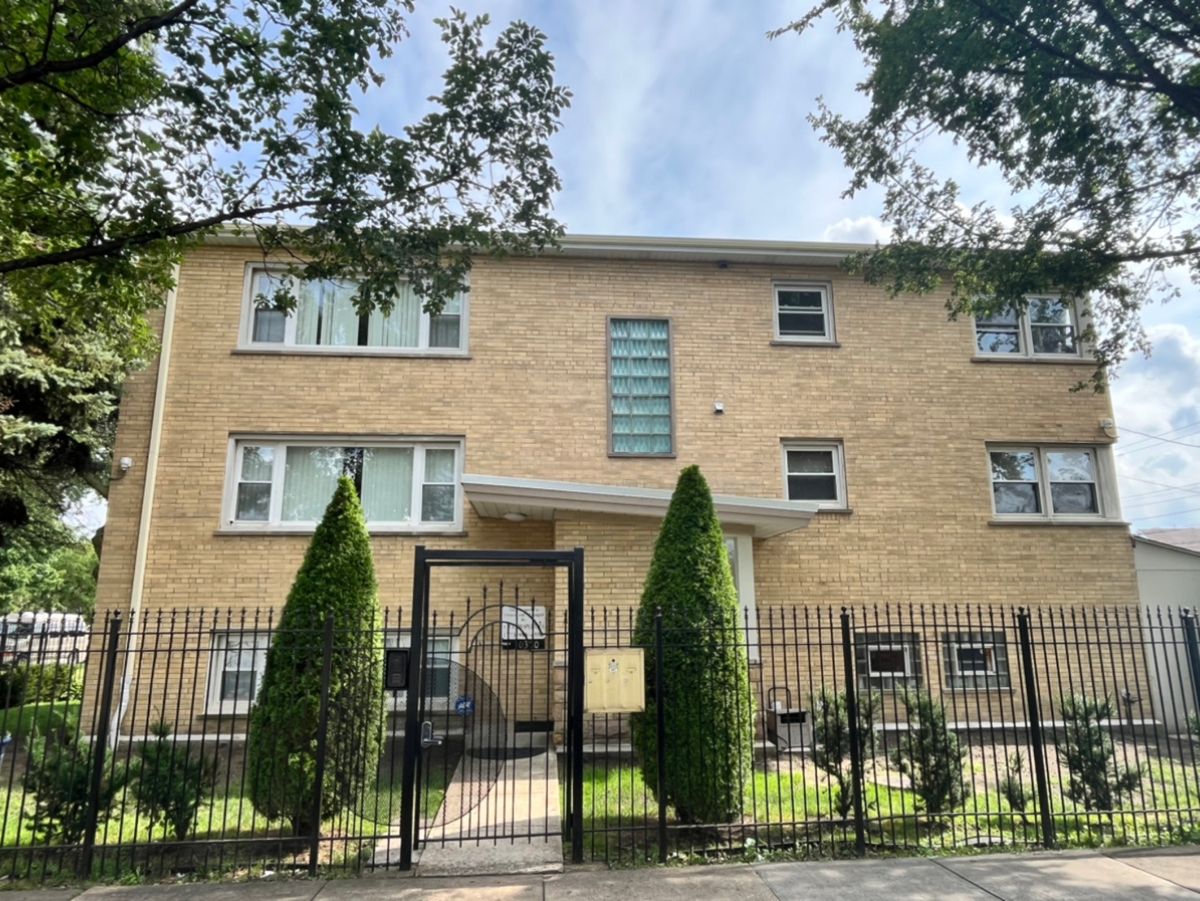 10300 Avenue F, Chicago, IL 60617