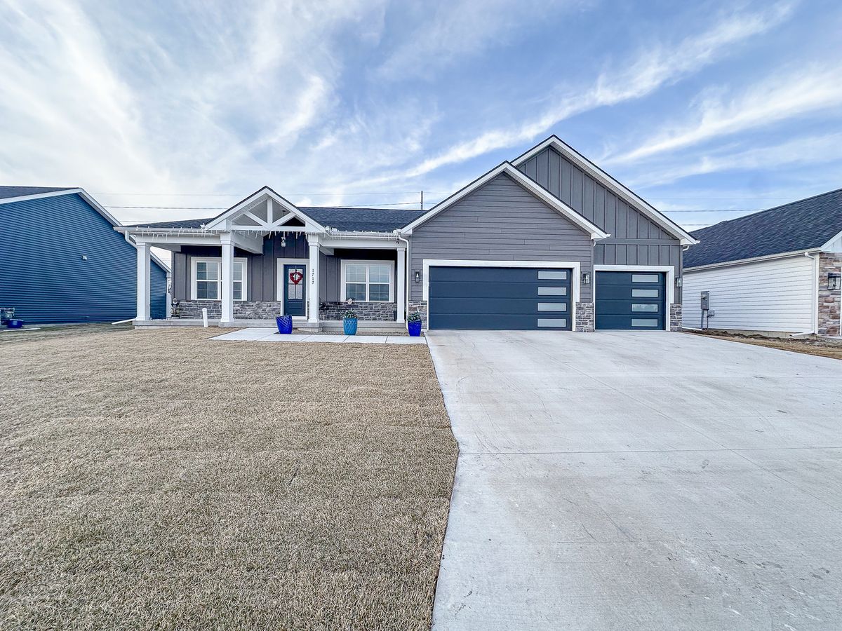 1717 Stone Creek Boulevard, Urbana, IL 61802