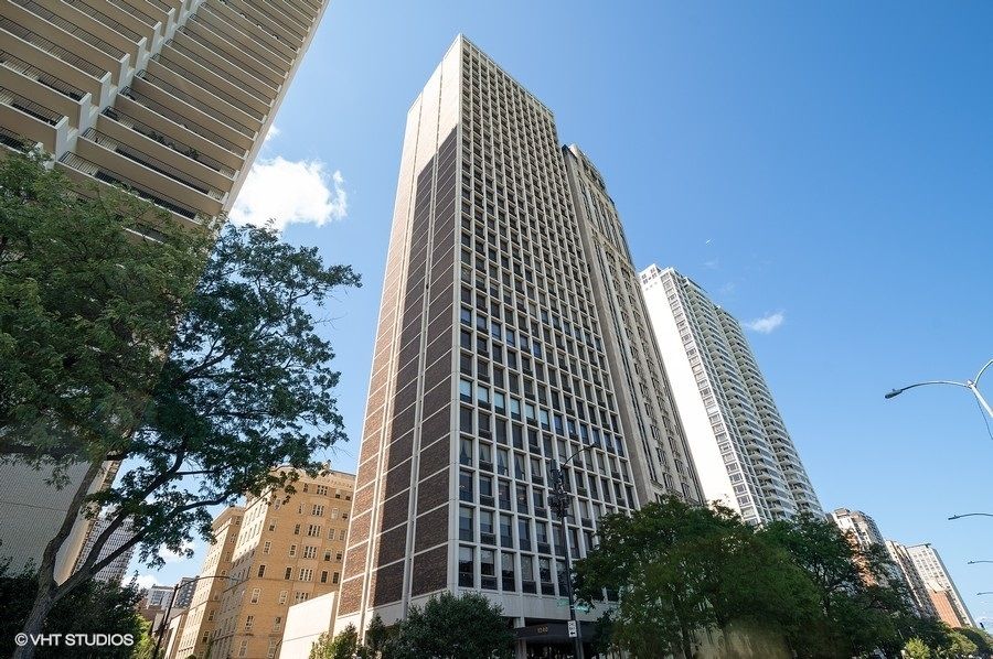 1240 N Lake Shore Drive #5A — Chicago, IL 60610