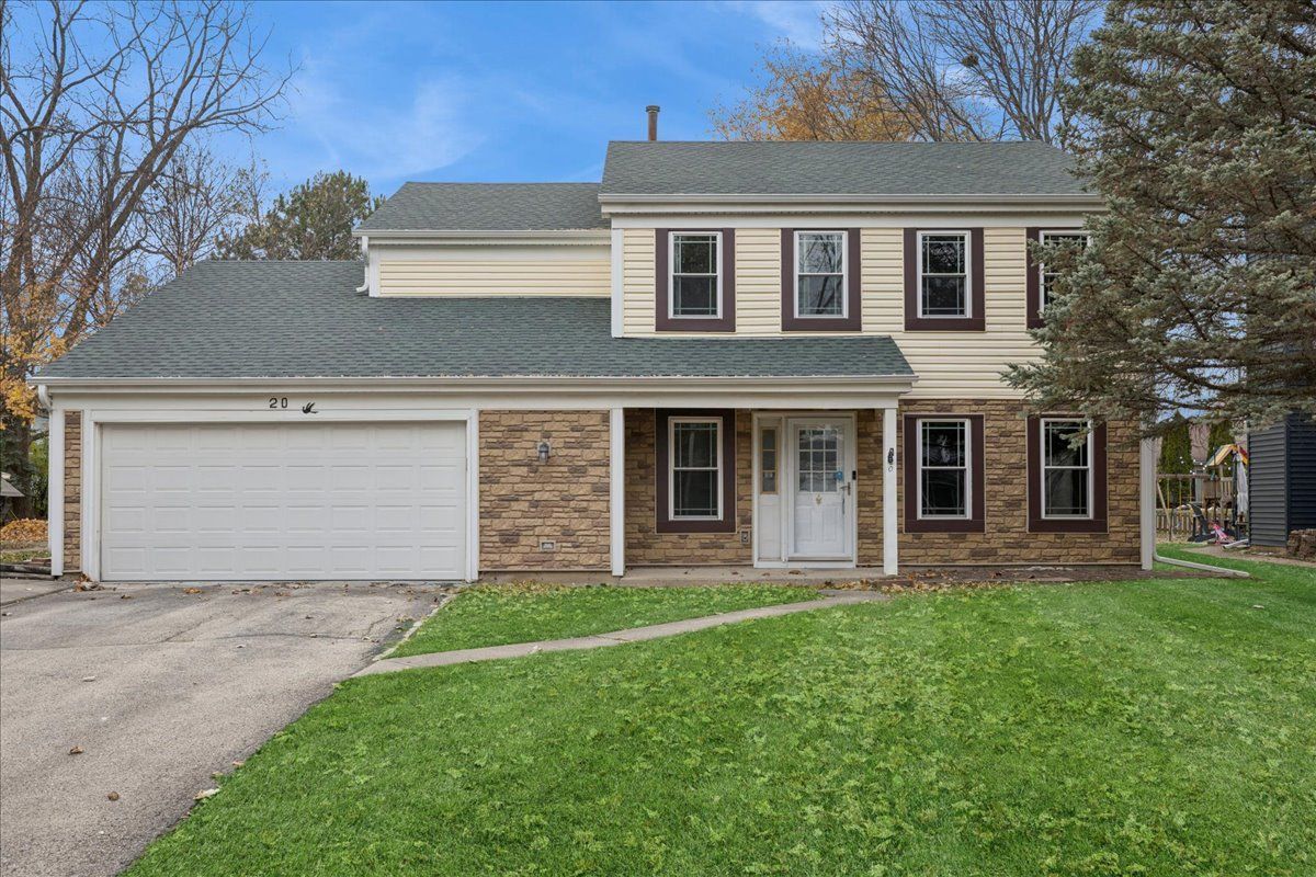 20 S Parliament Way — Mundelein, IL 60060
