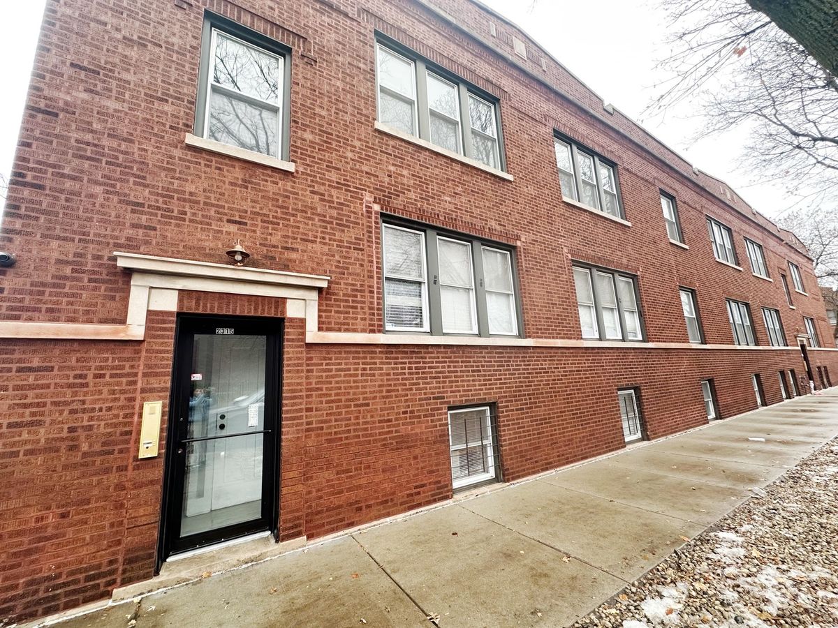 2315 Waveland Avenue, Chicago, IL 60618