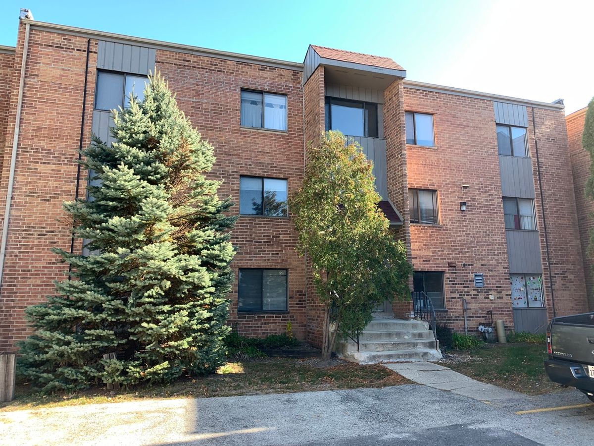 1321 Ports O CALL Drive, Palatine, IL 60074