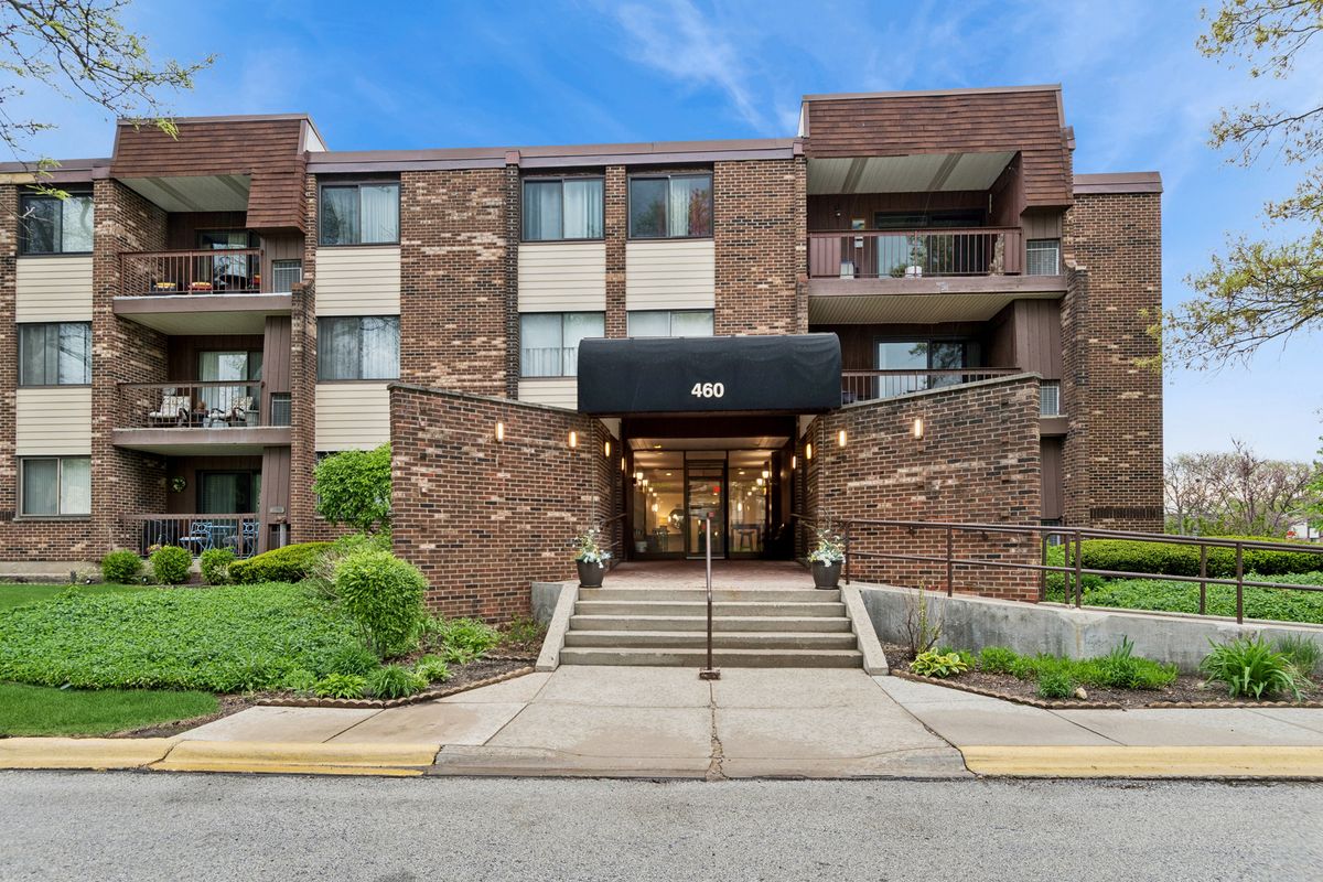 460 Raintree Court, Glen Ellyn, IL 60137