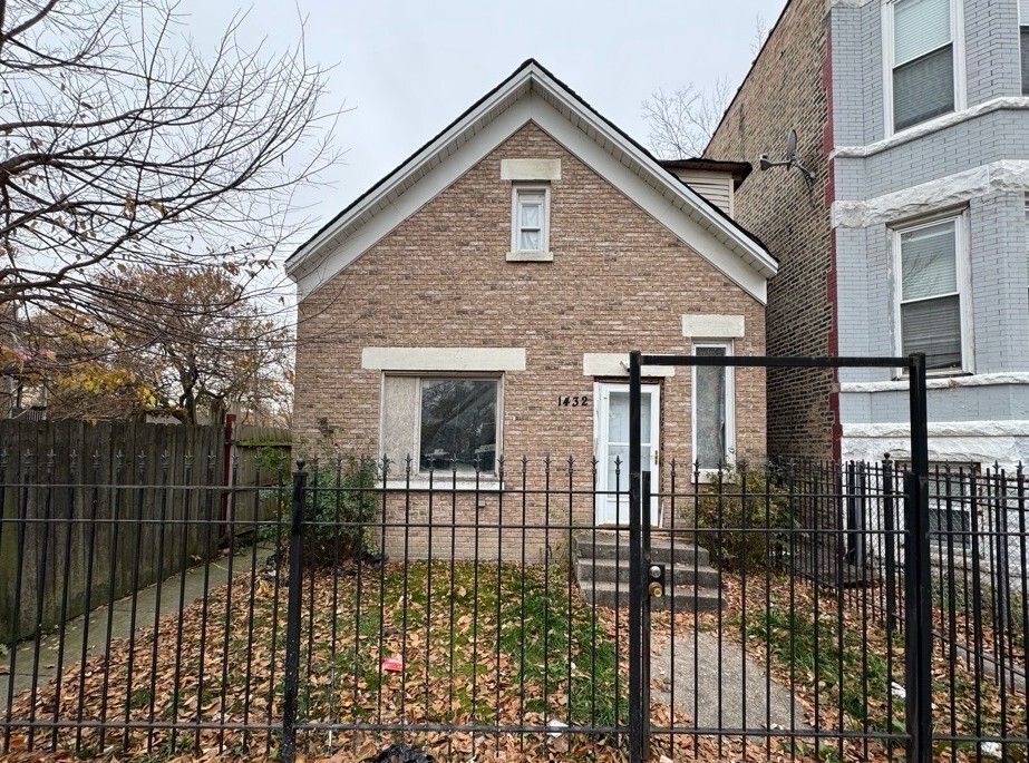 1432 S Harding Avenue — Chicago, IL 60623