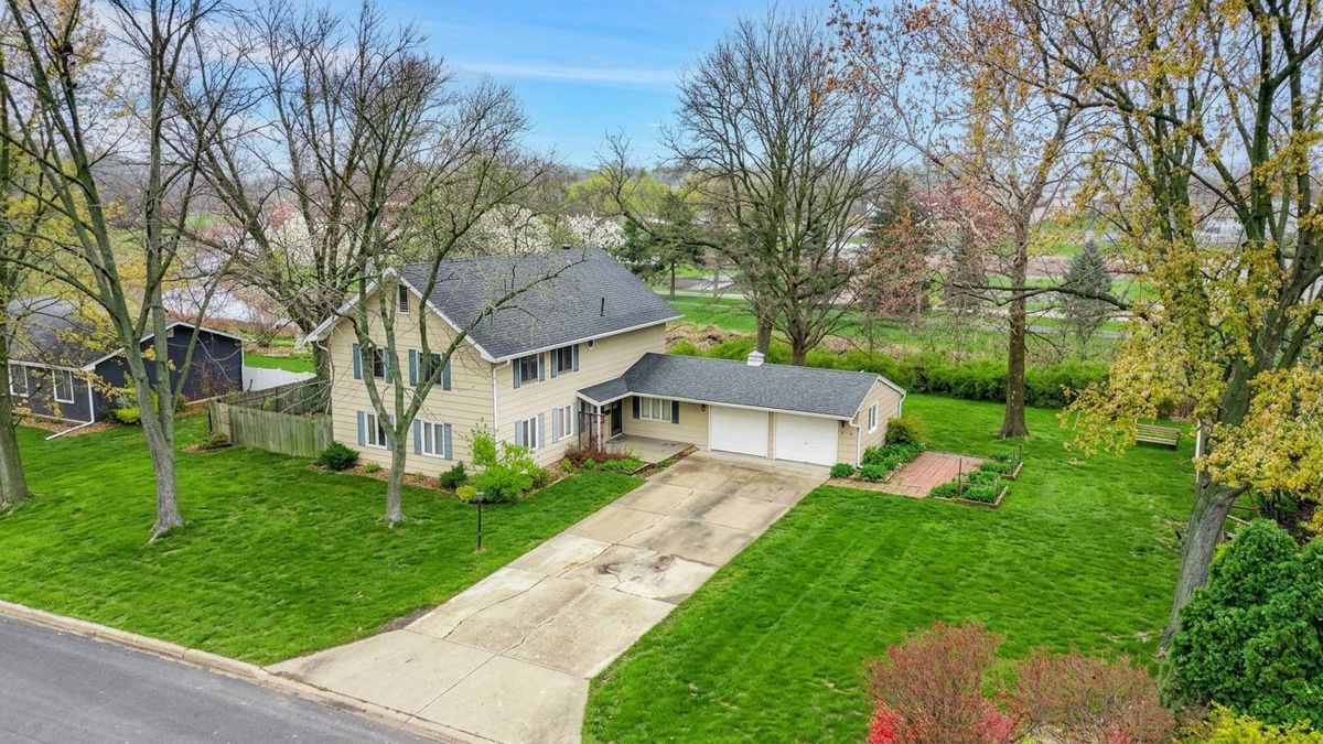 181 Tilton Park Drive, DeKalb, IL 60115