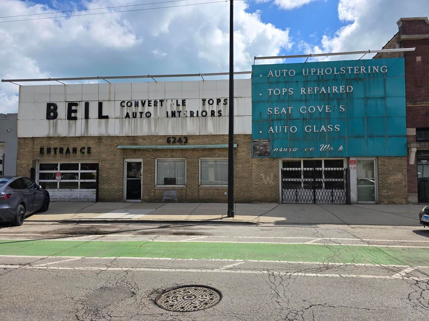 6247 N Clark Street — Chicago, IL 60660