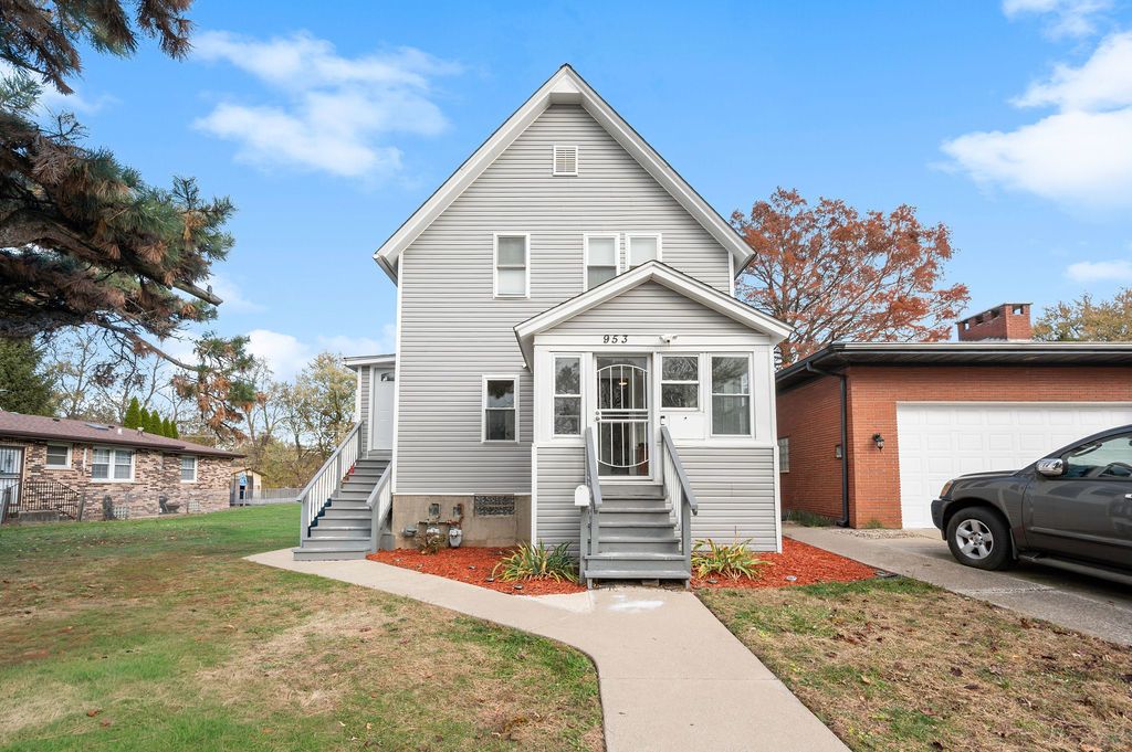 953 Hirsch Boulevard — Calumet City, IL 60409