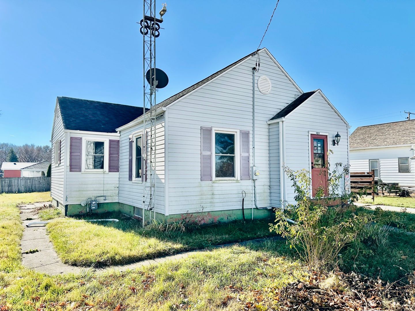 303 1st Street — Cedar Point, IL 61316