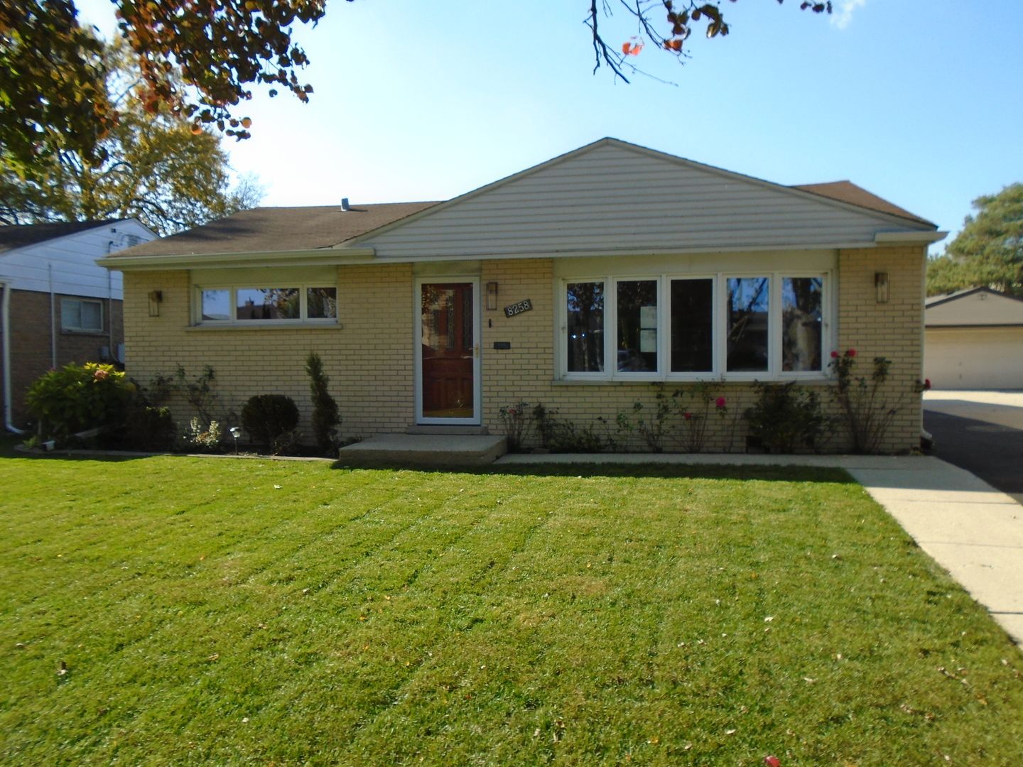 8258 N Octavia Avenue — Niles, IL 60714