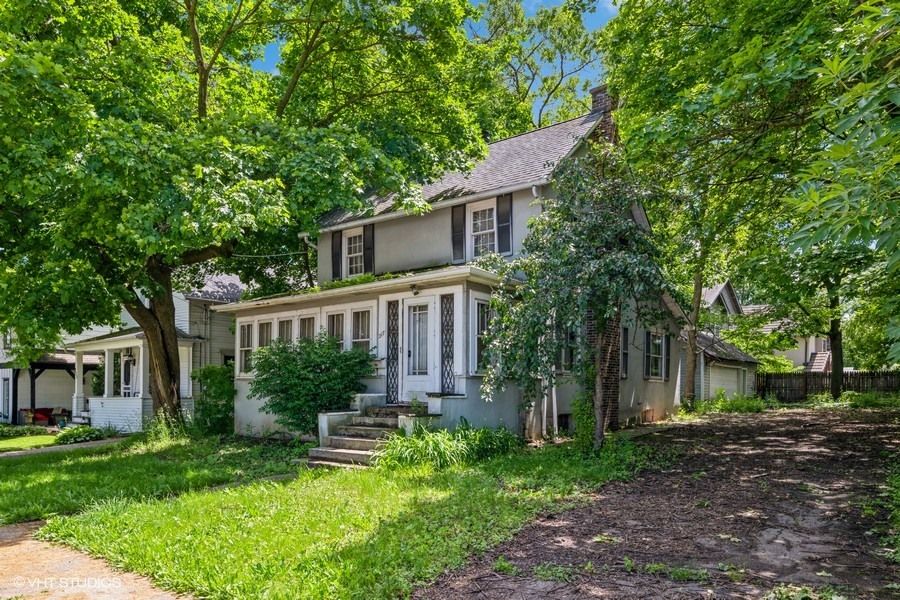 217 E Church Street — Libertyville, IL 60048