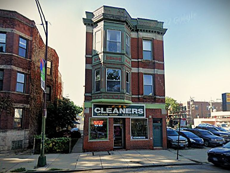 1953 W Roscoe Street — Chicago, IL 60657